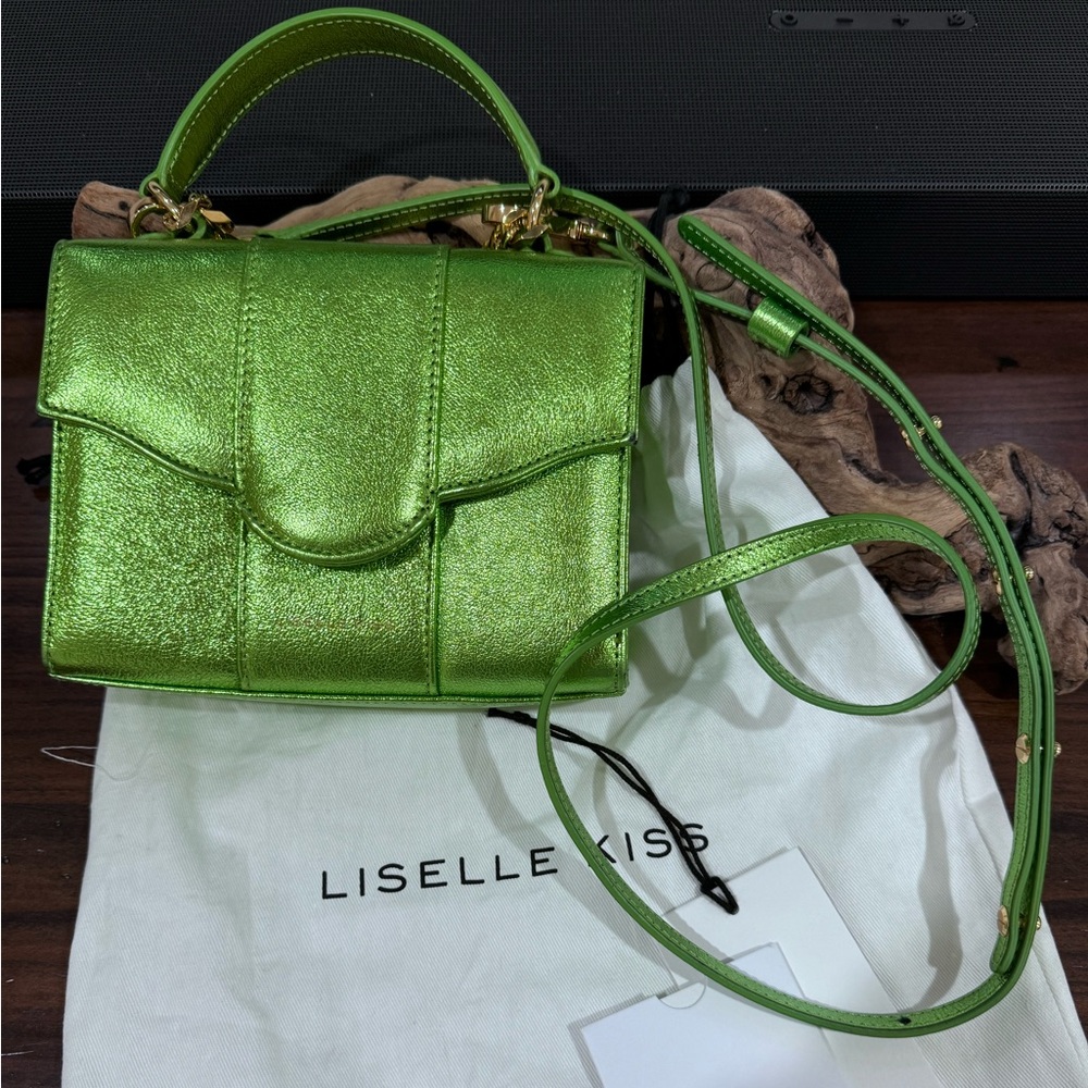 Liselle Kiss Crossbody Purse